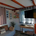 Balan S Vanjskim Bazenom * Trogir