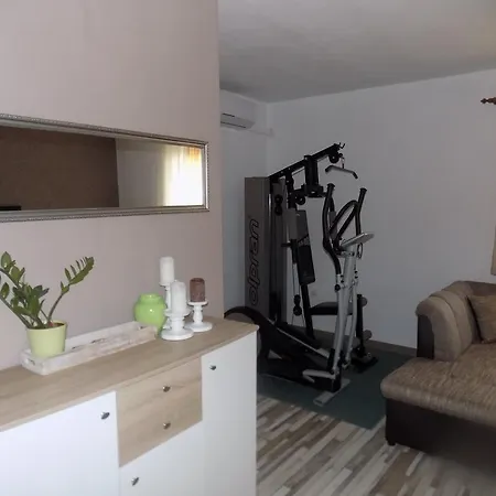 Appartamento Balan S Vanjskim Bazenom *