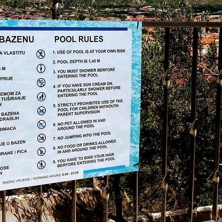 Appartamento Balan S Vanjskim Bazenom Traù