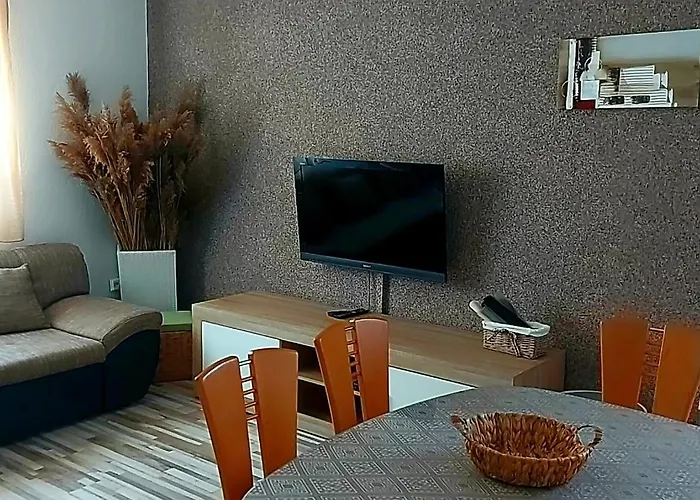 Apartman Balan S Vanjskim Bazenom Trogir