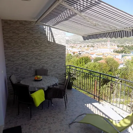 Apartmani Balan S Vanjskim Bazenom