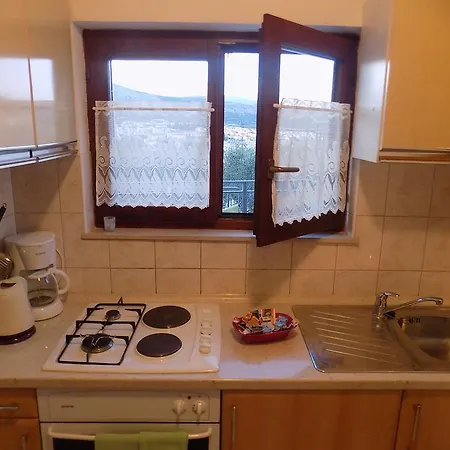 Apartmani Balan S Vanjskim Bazenom Trogir