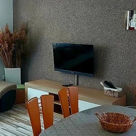 Apartment Apartmani Balan S Vanjskim Bazenom Trogir