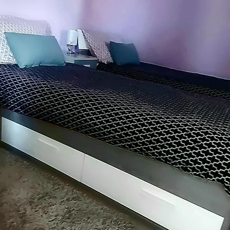 Apartmani Balan S Vanjskim Bazenom Apartment