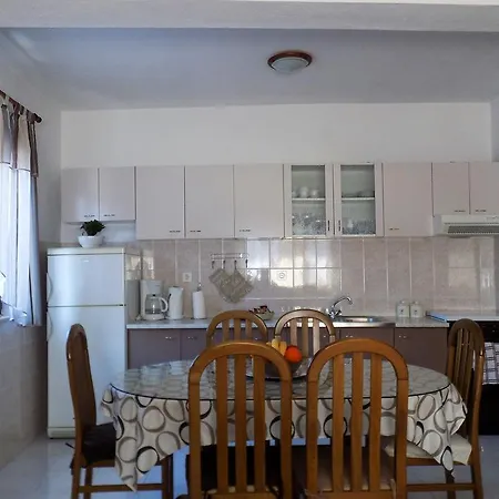 Apartmani Balan S Vanjskim Bazenom Apartment *