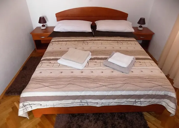 Balan S Vanjskim Bazenom * Trogir