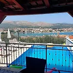 Apartmani Balan S Vanjskim Bazenom * Trogir